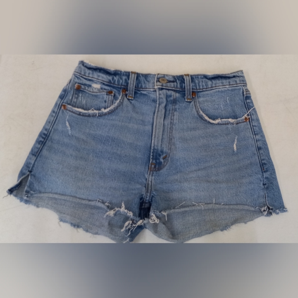 Abercrombie & Fitch The Mom Short High Rise Women's size 4/27